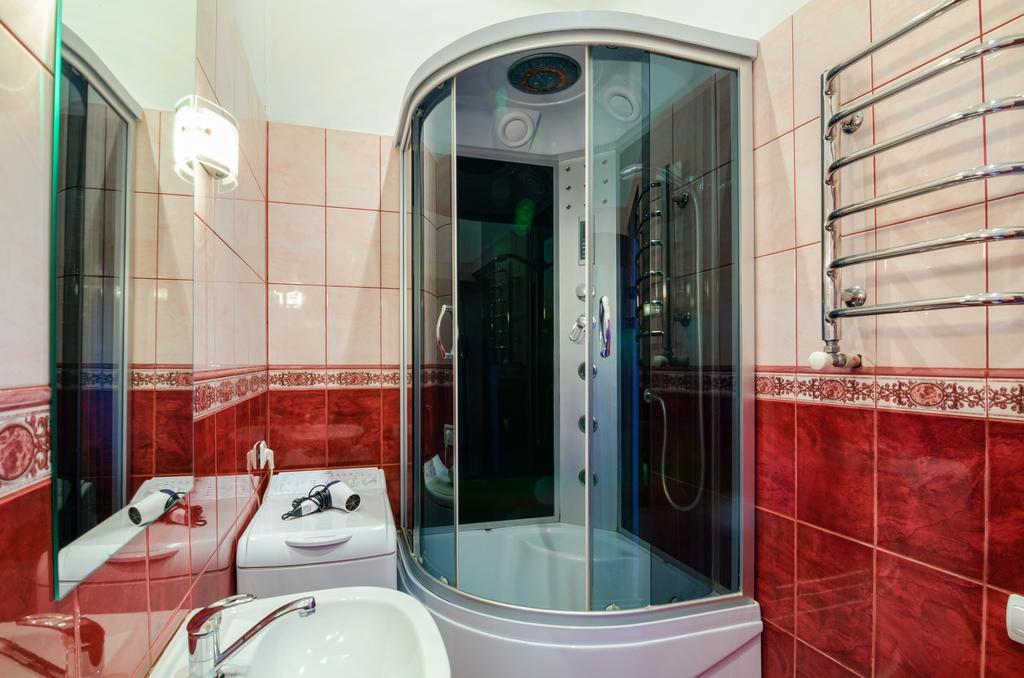 Leogrand Apartments On Kniazia Romana 26 Lviv Exterior photo